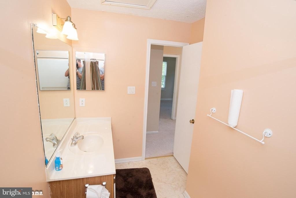 6128 Hoskins Hollow Circle - Photo 24