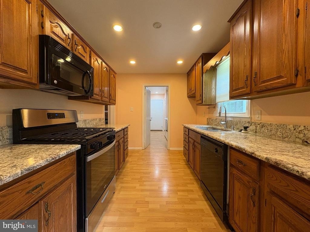 5301 New Church Court - Photo 11