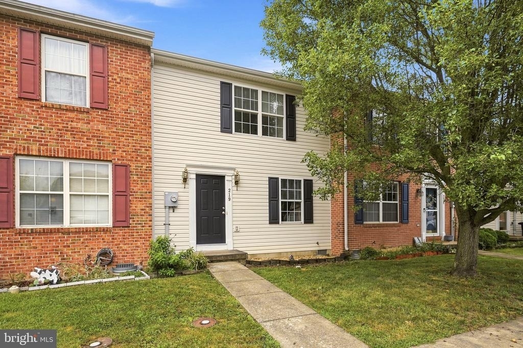 219 Surrey Club Lane - Photo 1