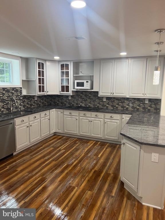 10504 Trowbridge Court - Photo 8