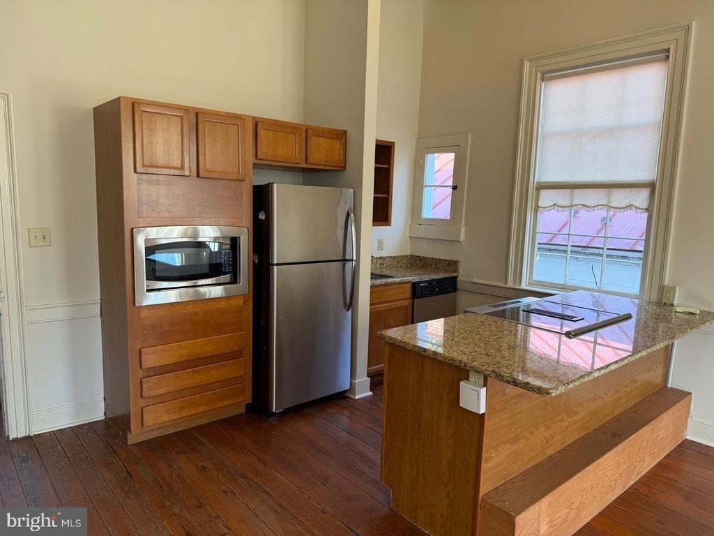 804 Princess Anne Street - Photo 2