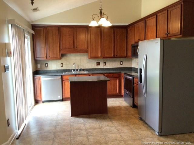 696 Fairfield Circle - Photo 3
