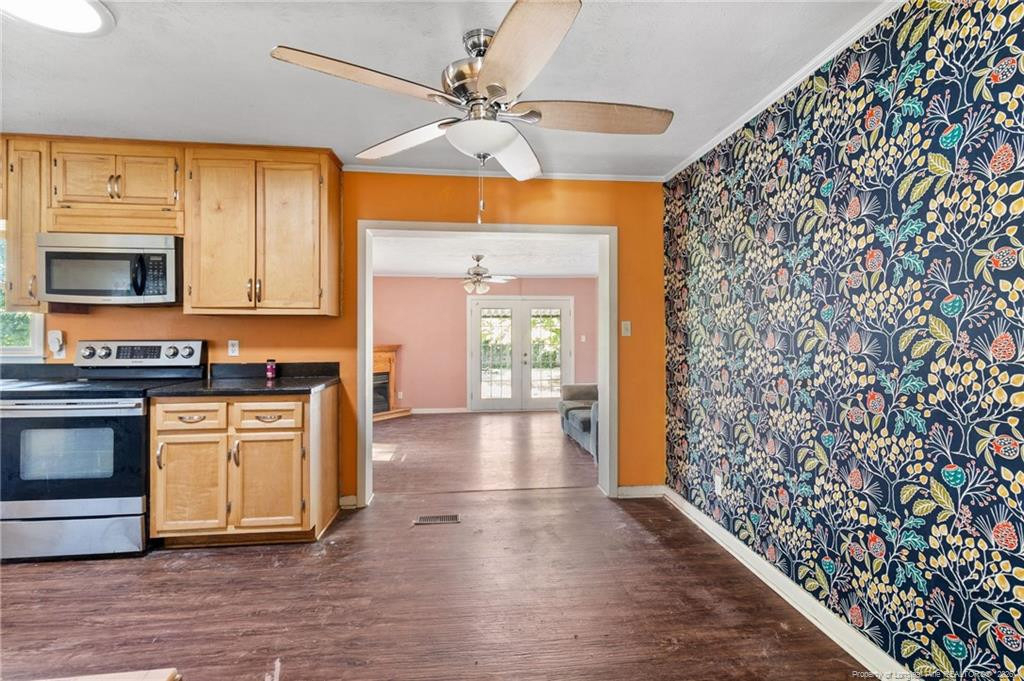 2815 Skycrest Drive - Photo 3