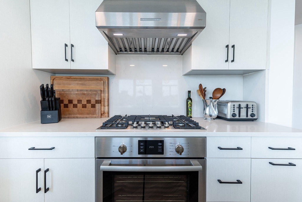701 N Henry Street - Photo 8