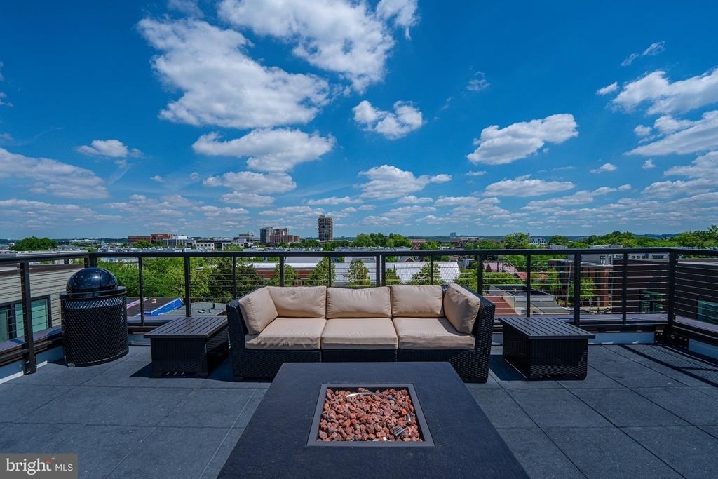 701 N Henry Street - Photo 34