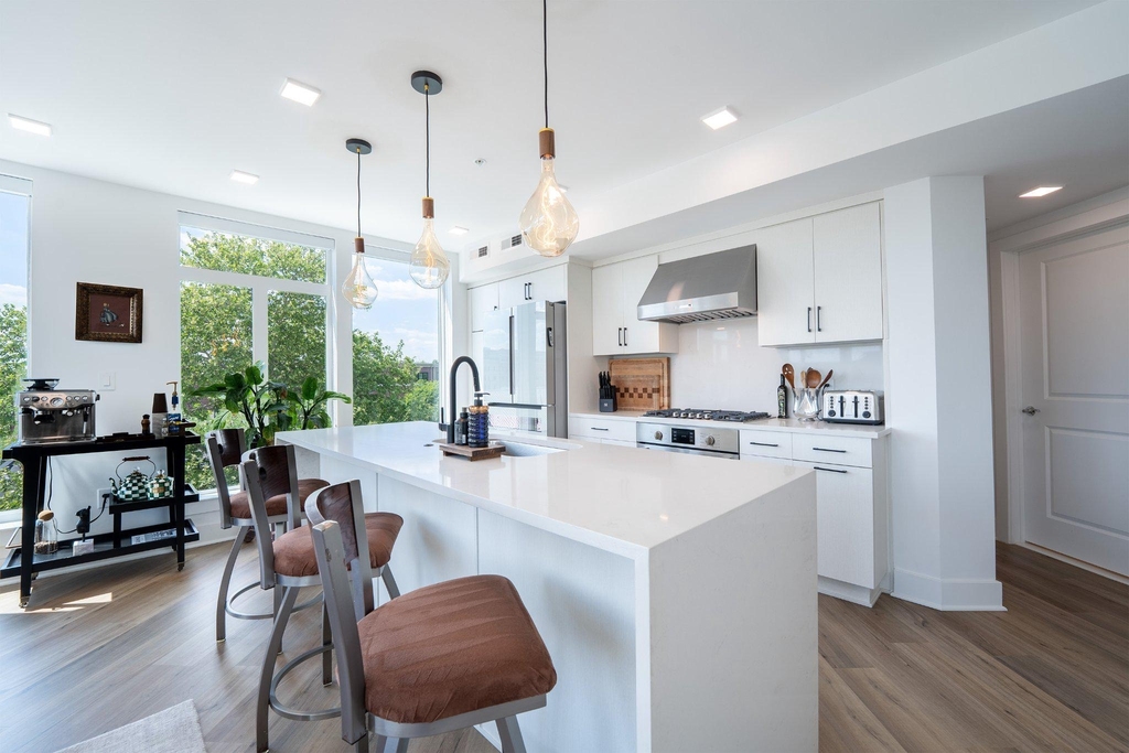 701 N Henry Street - Photo 4