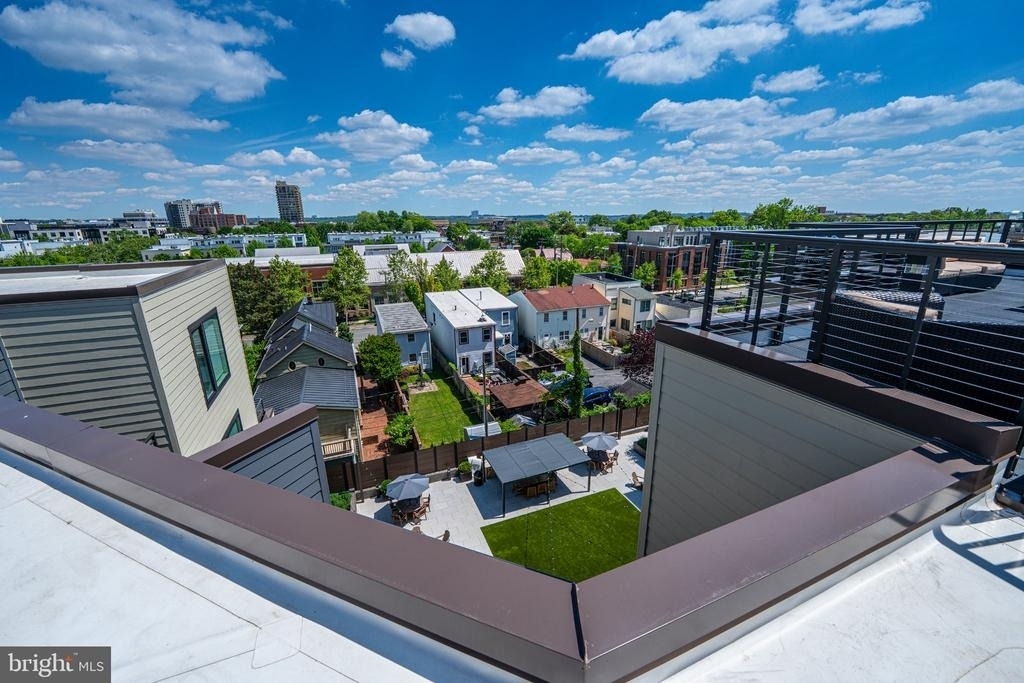 701 N Henry Street - Photo 32