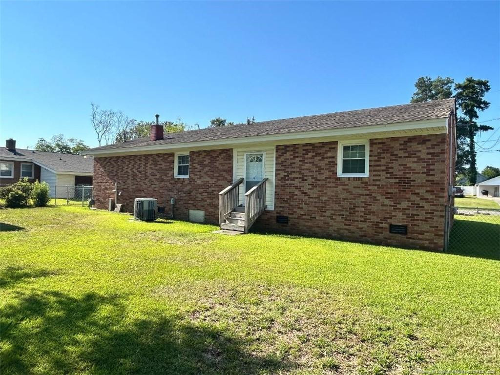 511 E 18 Street E - Photo 1