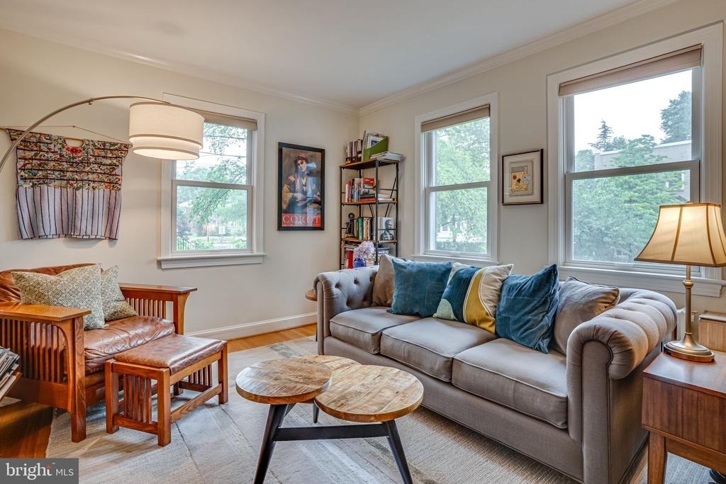 3 E Linden Street - Photo 2