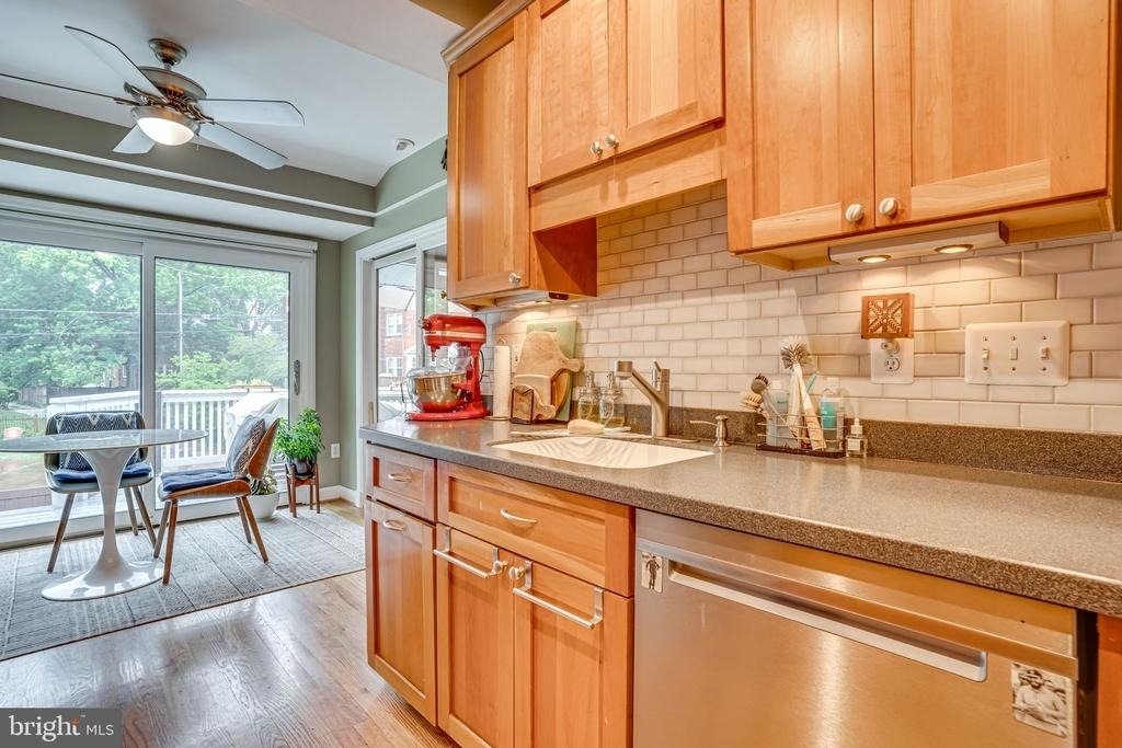 3 E Linden Street - Photo 8