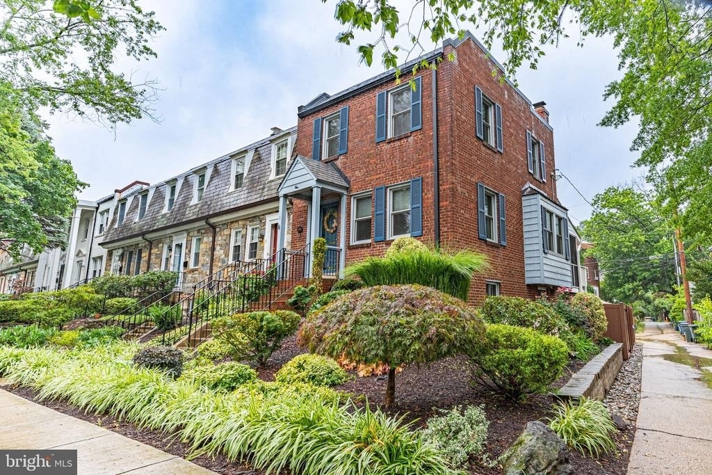 3 E Linden Street - Photo 33