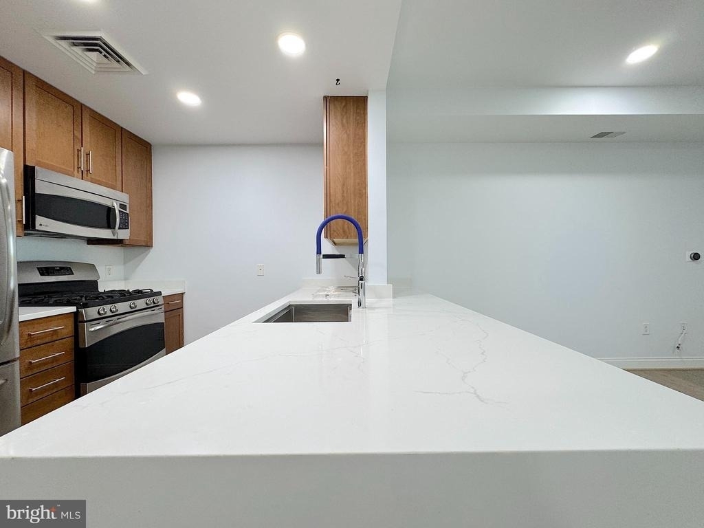 1111 Oronoco Street - Photo 13