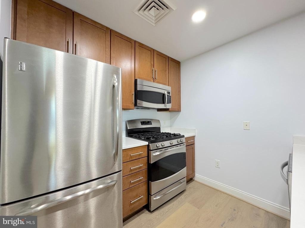 1111 Oronoco Street - Photo 14