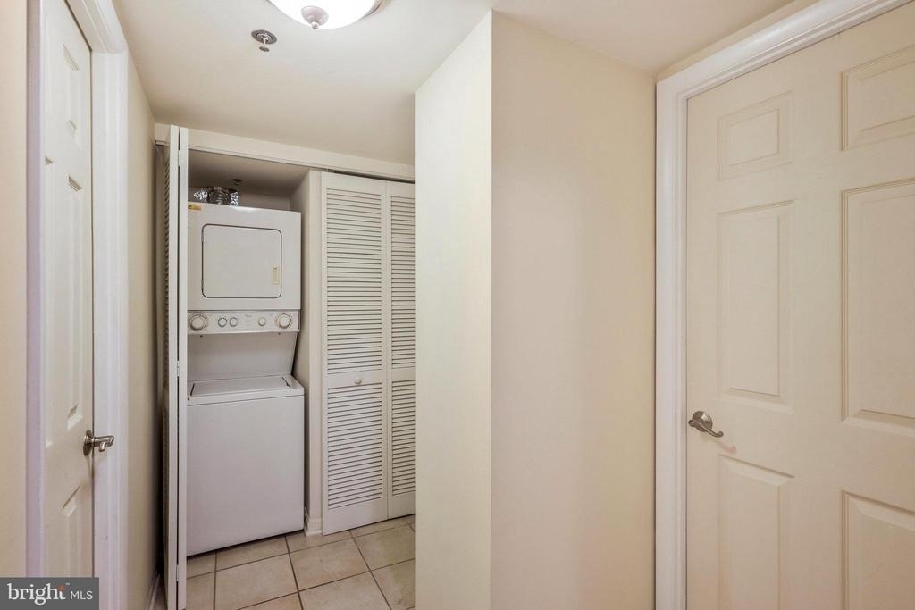 1001 N Vermont Street - Photo 0