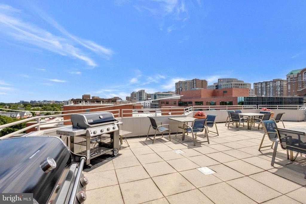 1001 N Vermont Street - Photo 3