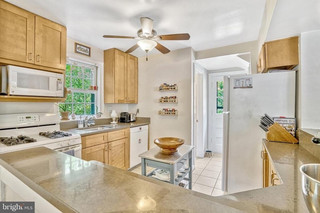 416 S Abingdon Street - Photo 3