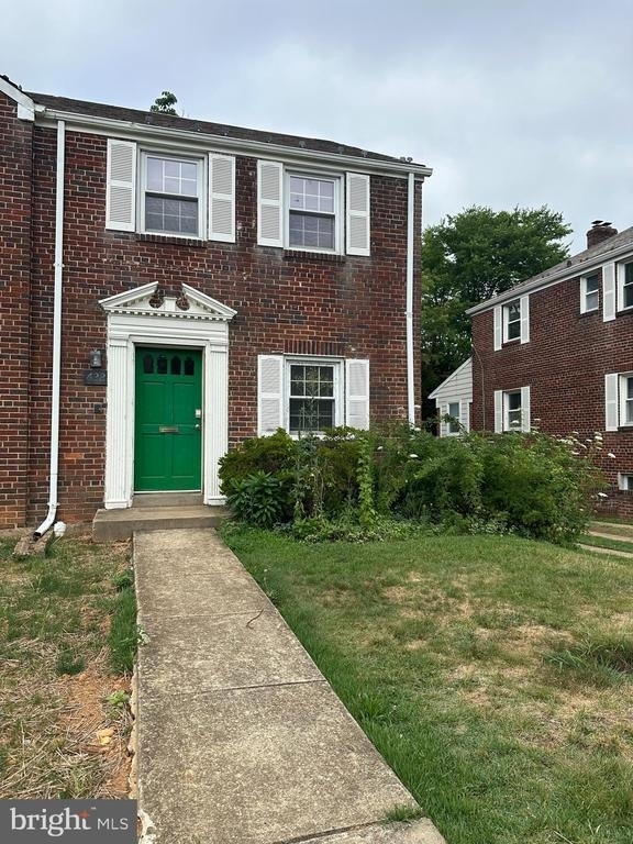 622 N Oakland Street - Photo 0
