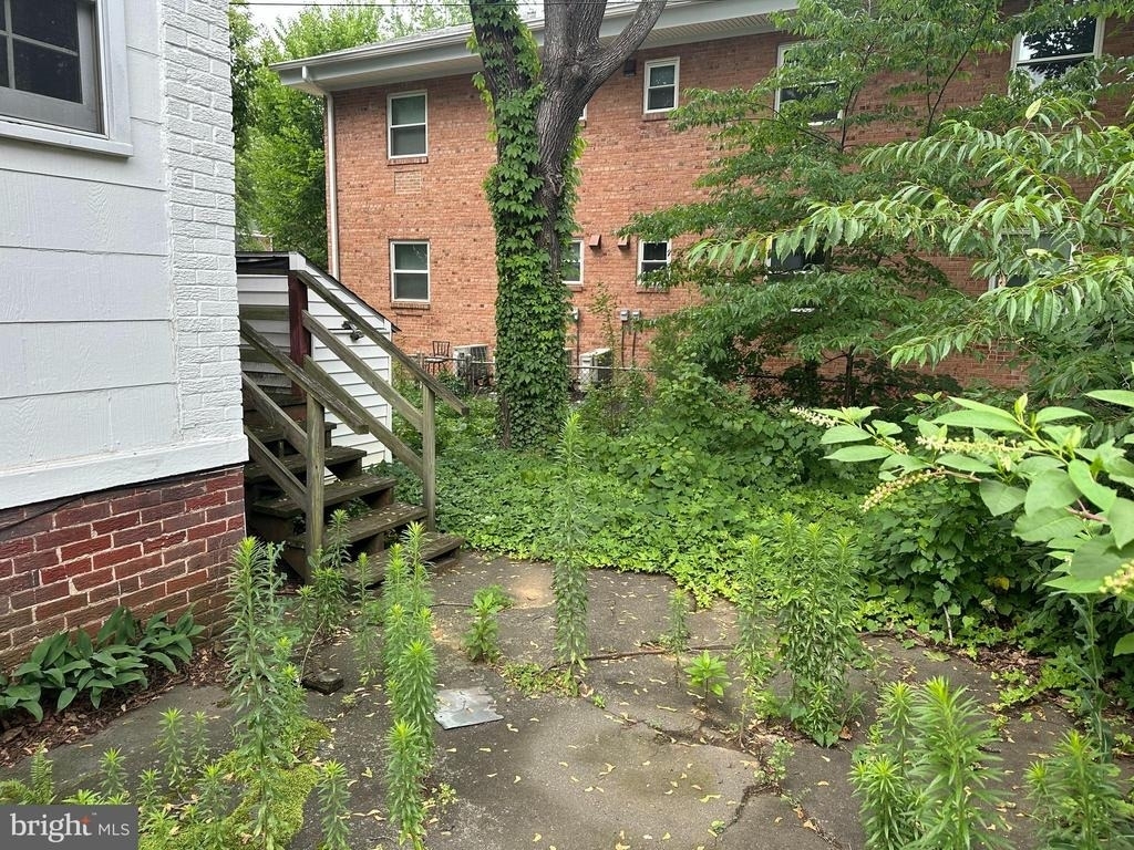 622 N Oakland Street - Photo 2