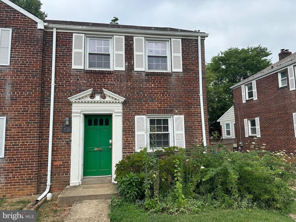 622 N Oakland Street - Photo 1