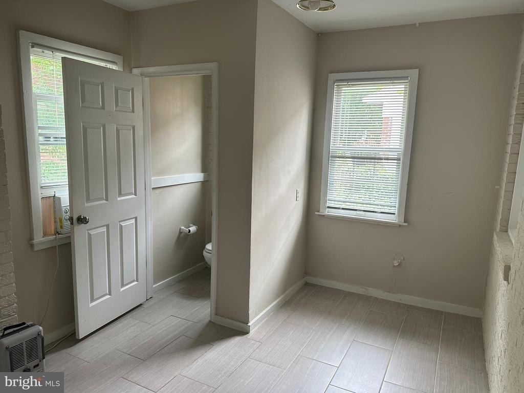 622 N Oakland Street - Photo 5