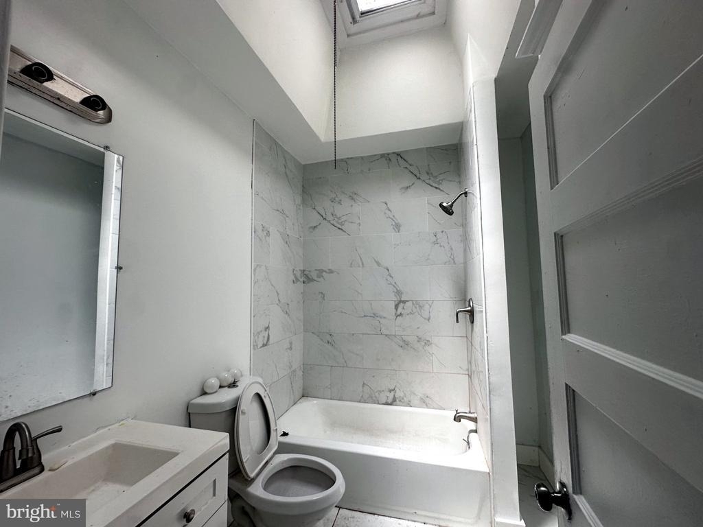 6226 Spruce Street - Photo 4