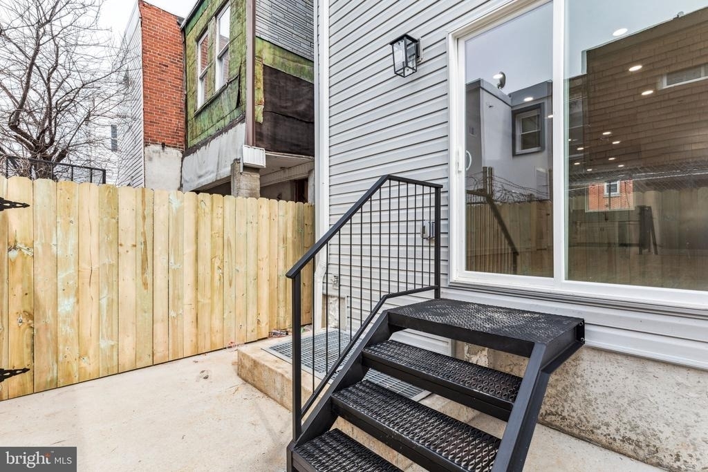 2224 N Howard Street - Photo 9