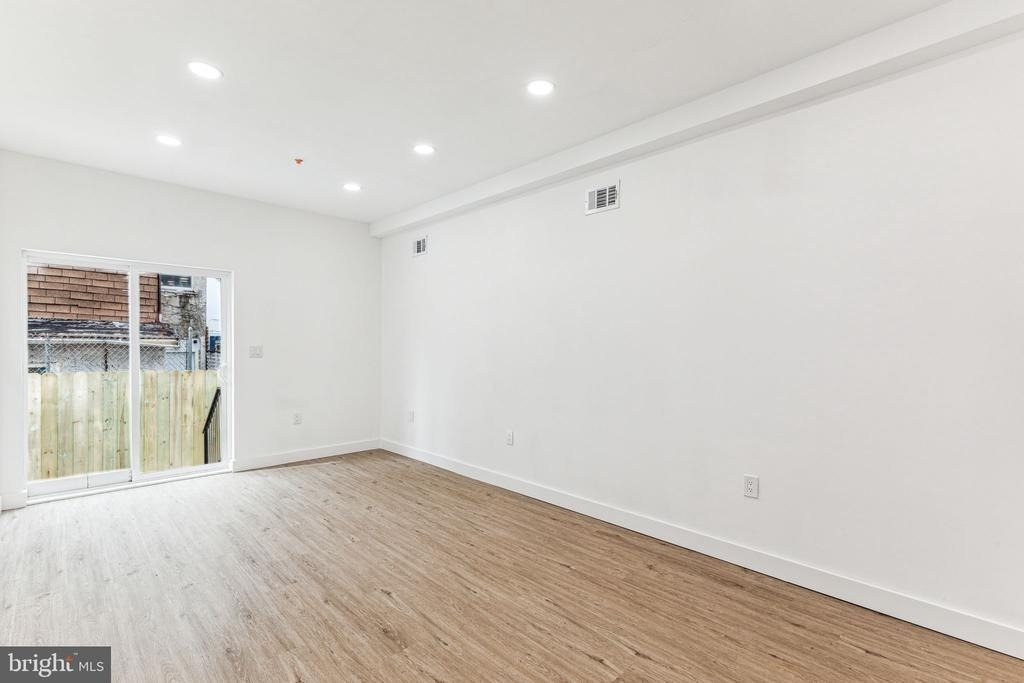2224 N Howard Street - Photo 7