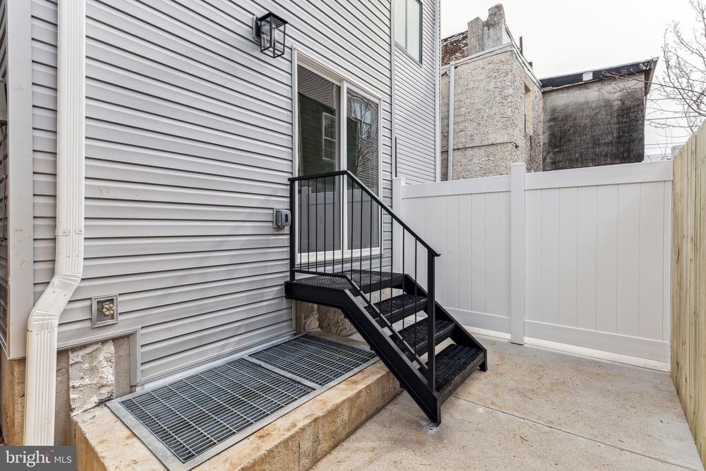 2224 N Howard Street - Photo 10