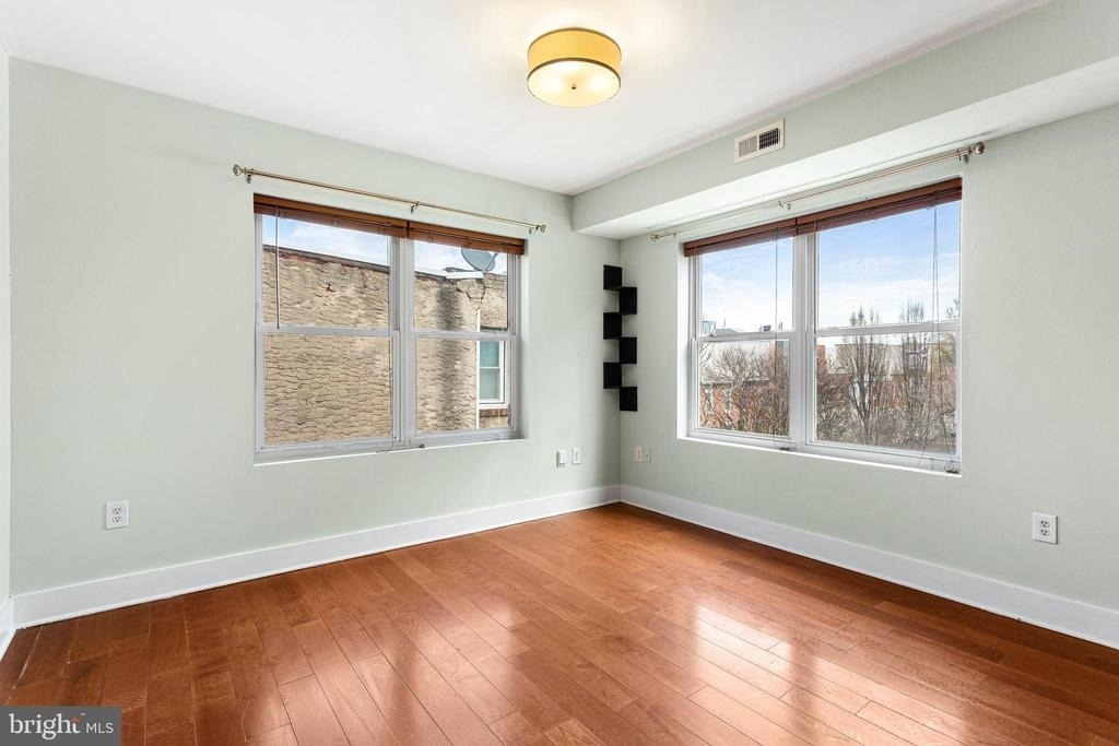 1641 Christian Street - Photo 3