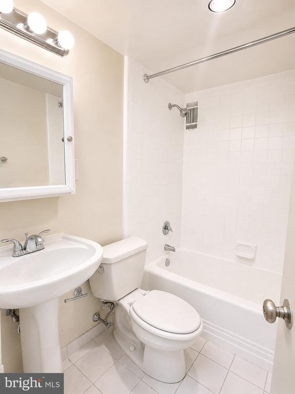 210 Locust Street - Photo 7