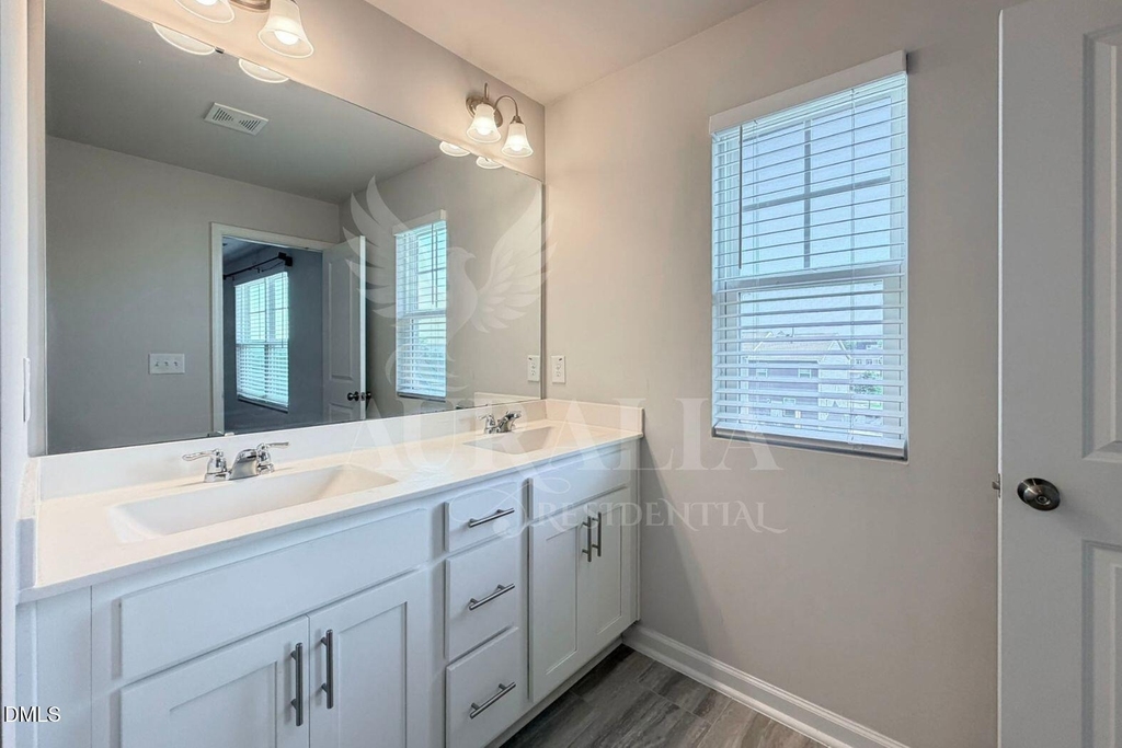 5243 Forsyth Park Street - Photo 30