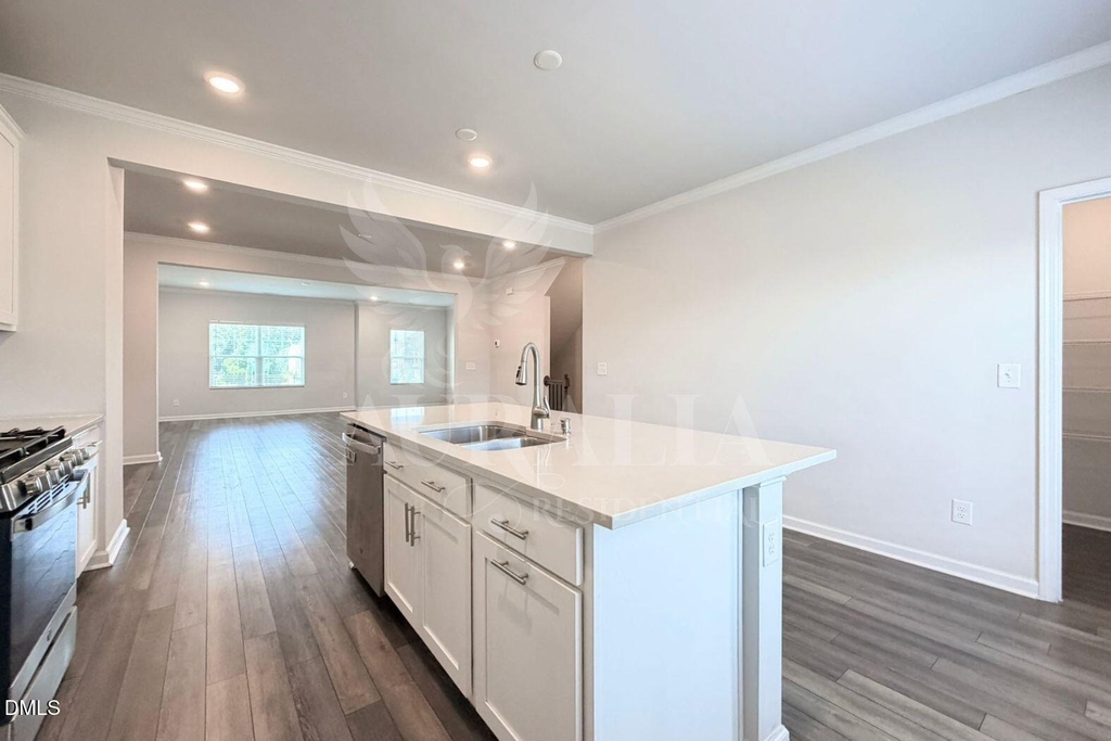 5243 Forsyth Park Street - Photo 14