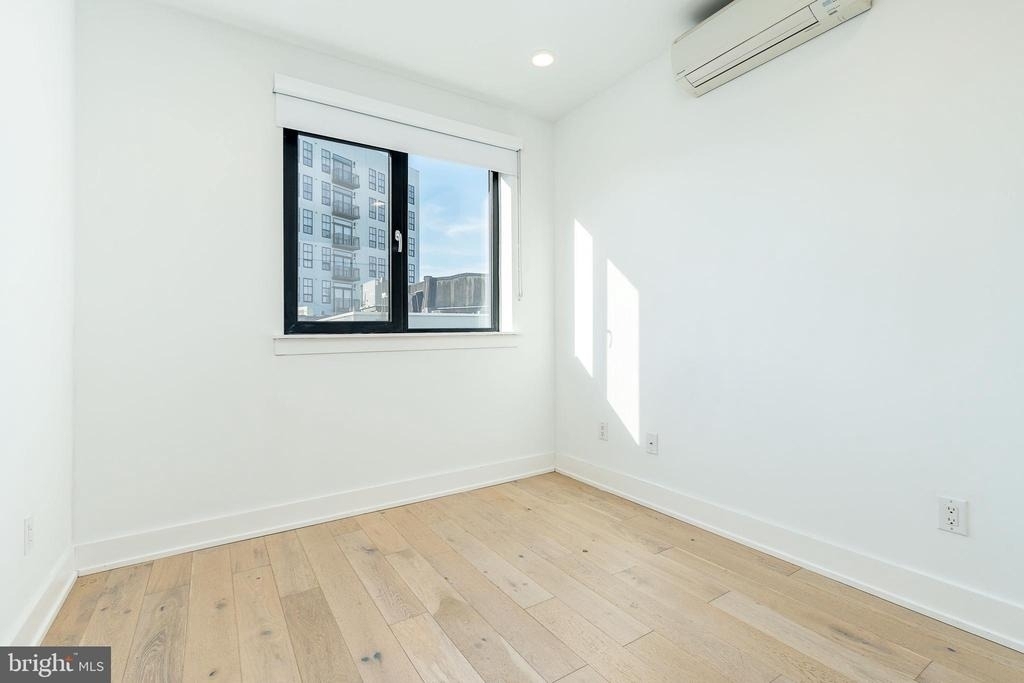 965 Frankford Avenue - Photo 3