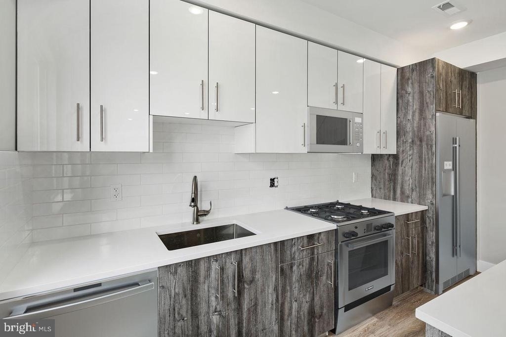 2348 Mountain Street - Photo 0