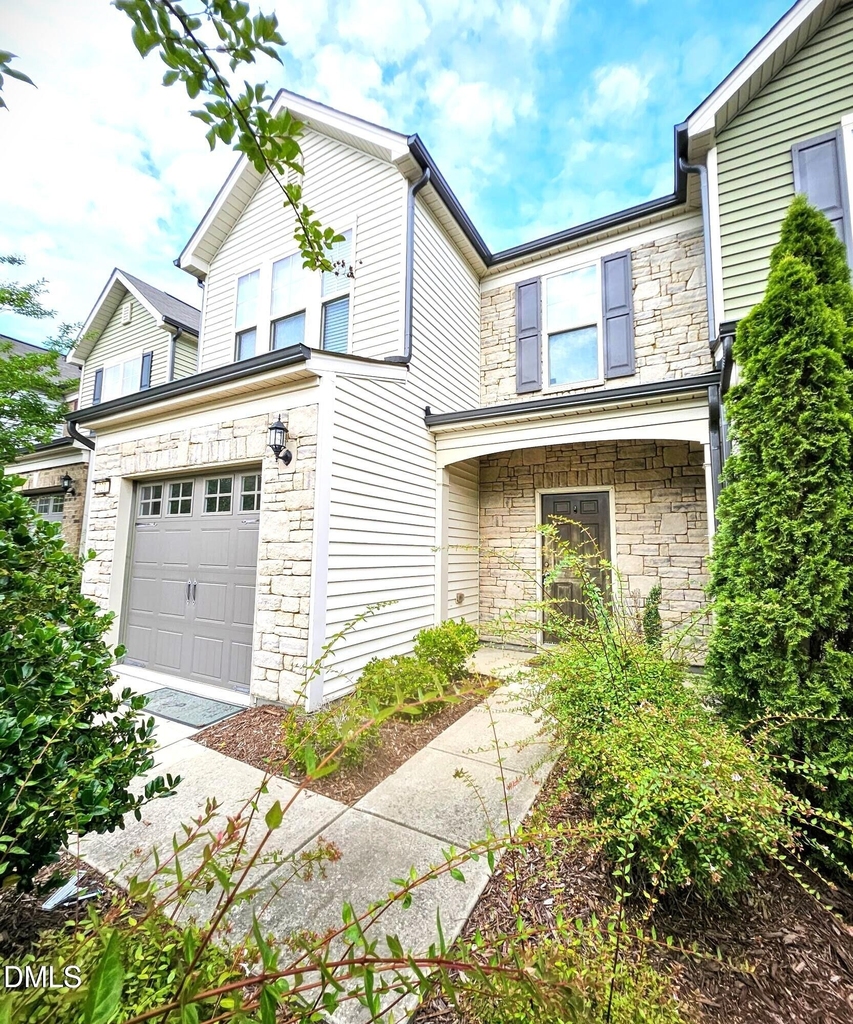 221 Olivet Loop - Photo 0