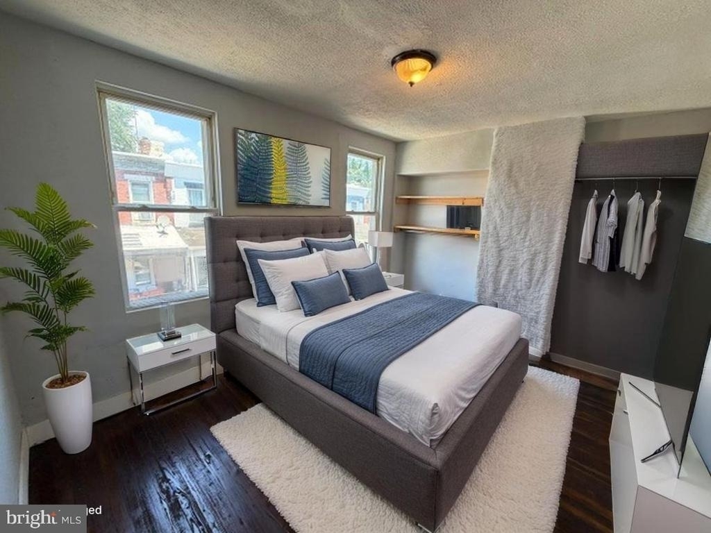 708 E Madison Street - Photo 4