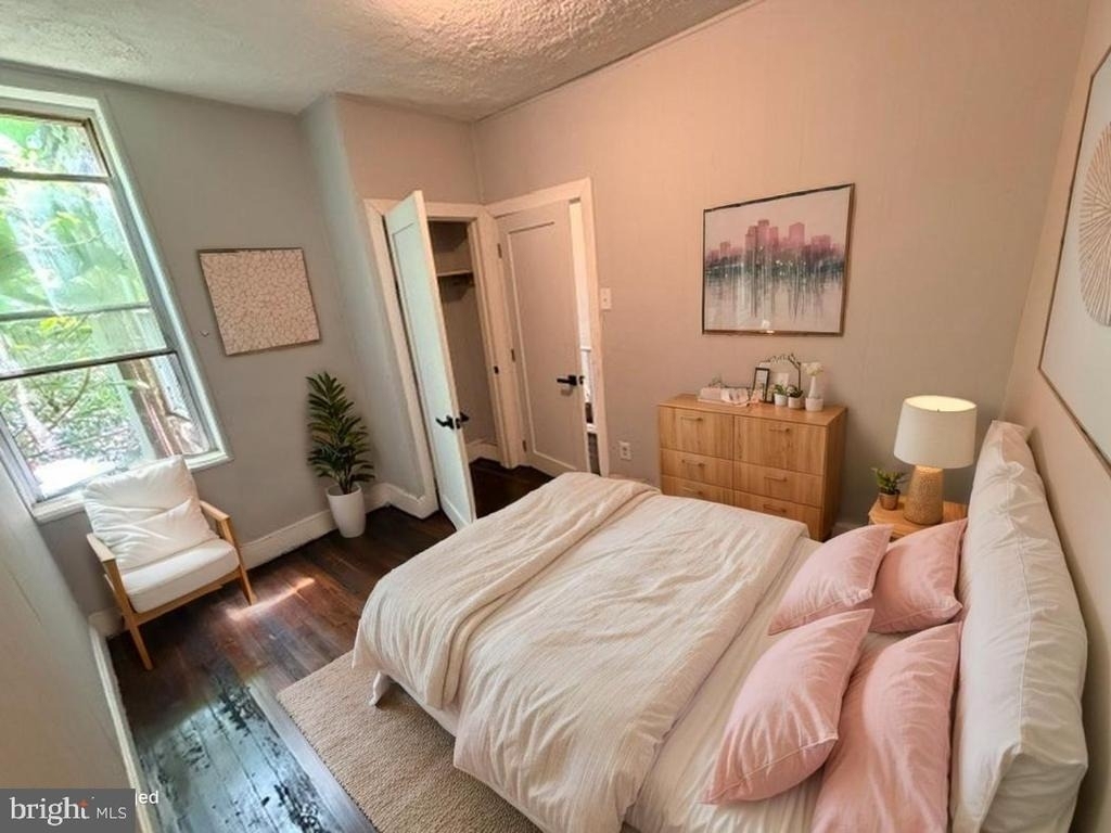 708 E Madison Street - Photo 3