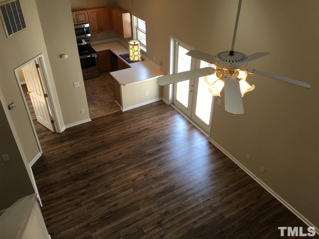 404 Commons Drive - Photo 13