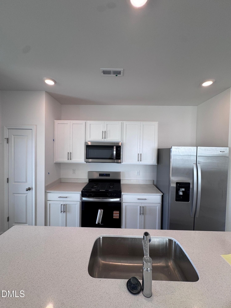 123 Starlight Street - Photo 3