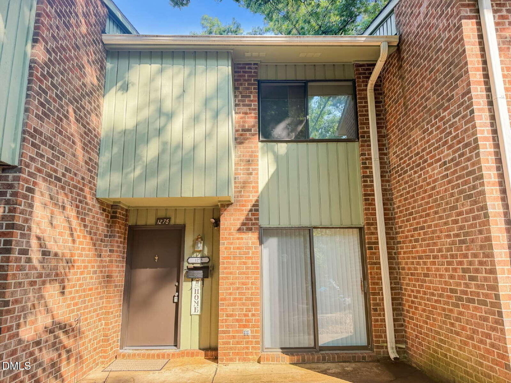 1275 Teakwood Place - Photo 0