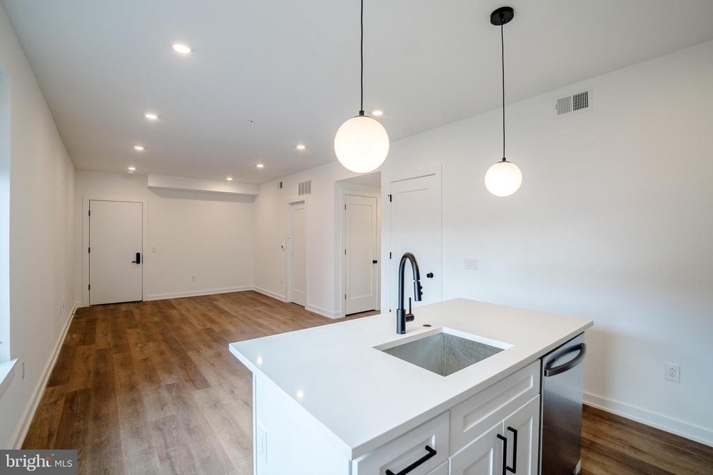 5904 Germantown Avenue - Photo 8