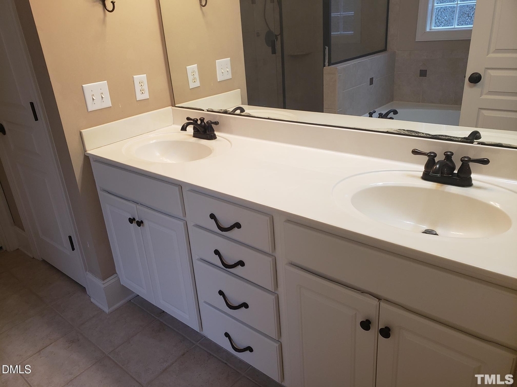 381 Carolina Oaks Avenue - Photo 8