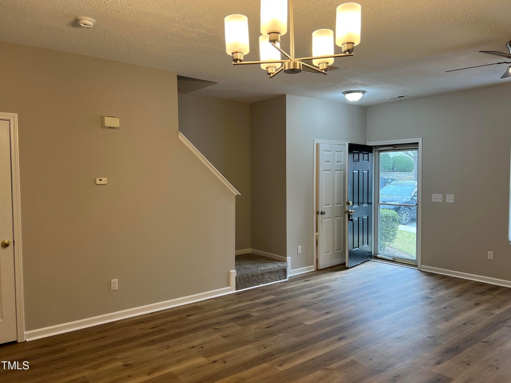 116 Baberton Drive - Photo 3