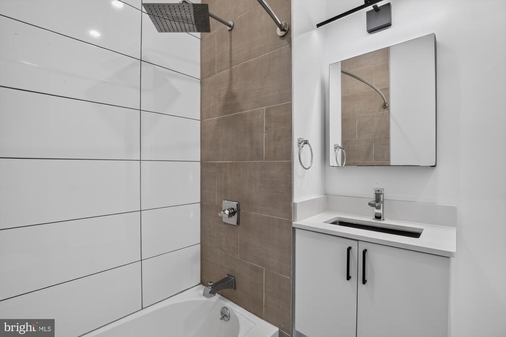 1935 E Hazzard Street - Photo 26