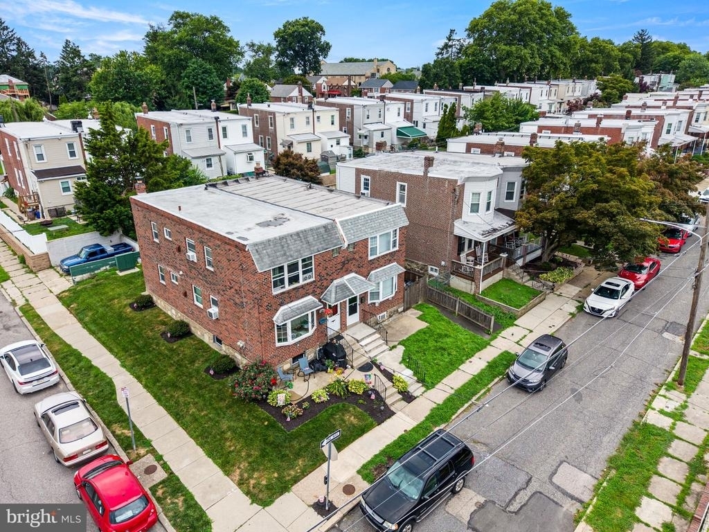 636 Arthur Street - Photo 2