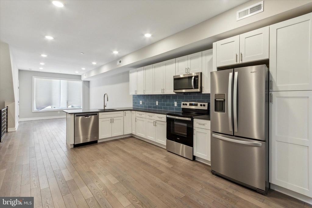 1407 N 8th Street - Photo 0