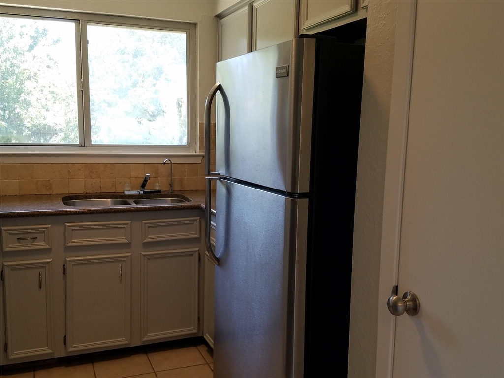 3607 Cornerstone St - Photo 5