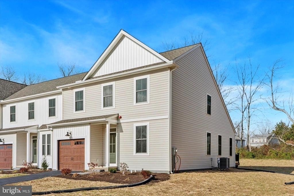 110 Silversmith Road - Photo 0