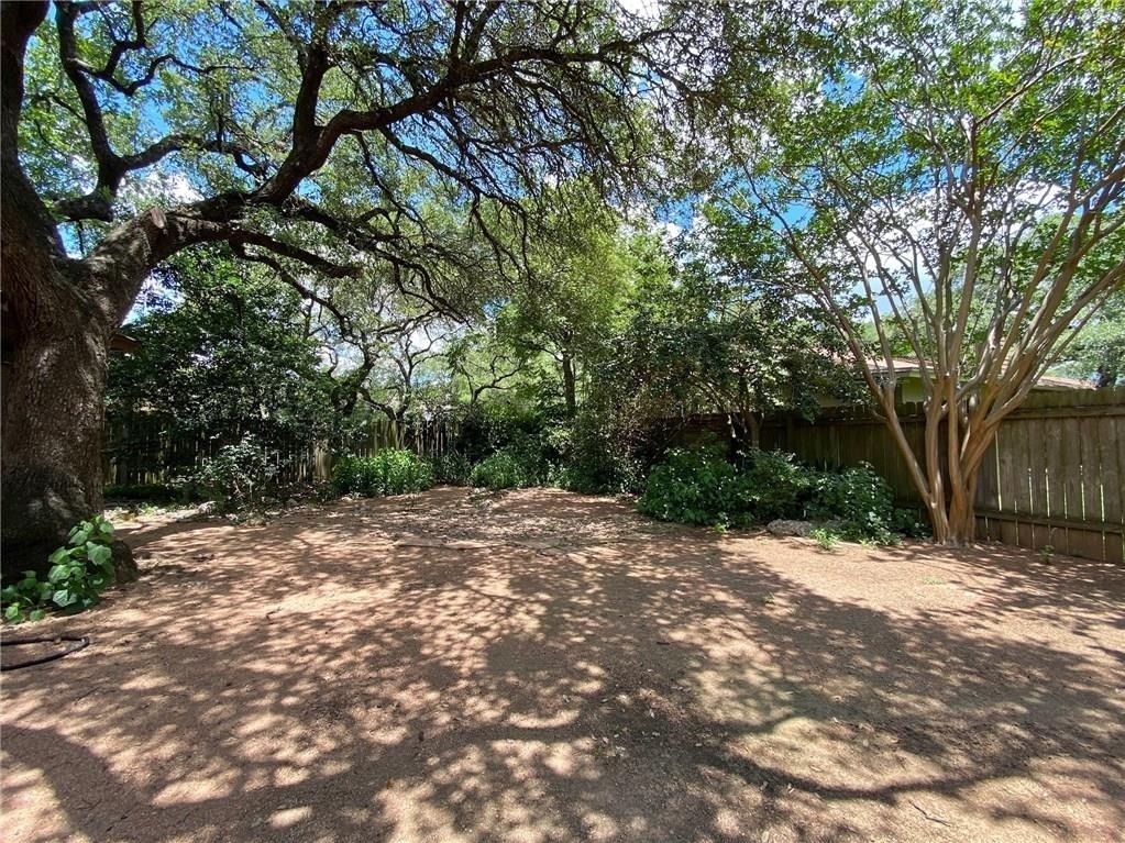 8004 Downing St - Photo 30