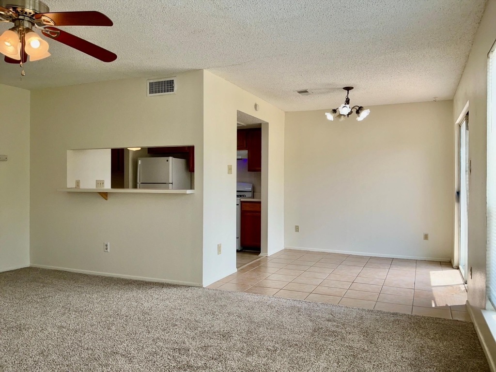 12120 Thompkins Dr - Photo 7